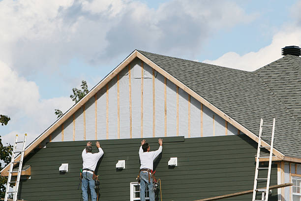 Professional Siding technician working in Mendota, MN